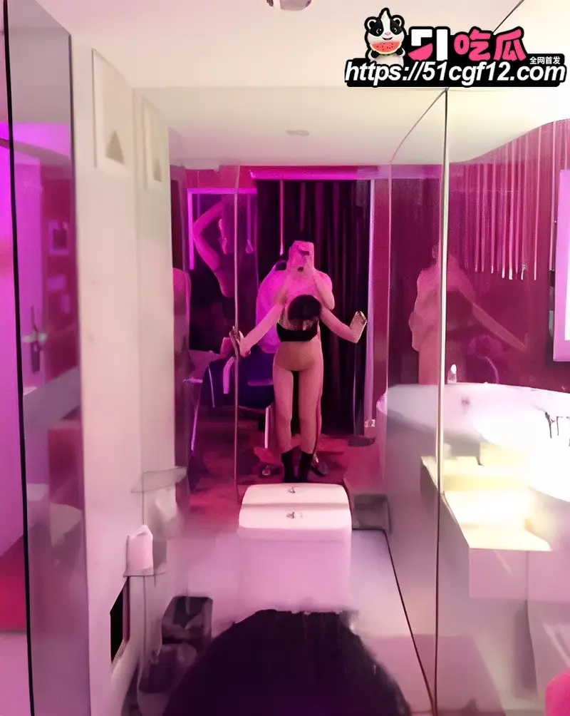 高颜值少妇 王媛媛 酒店性爱自拍 金主胯下沦为舔屌母狗 后入中出肆意蹂躏酮体 图6