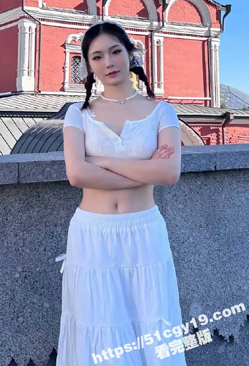 抖音美女留学生迷恋洋屌 面对国男点赞评论一律拉黑 反倒跟俄罗斯冰球帅哥秀上恩爱！ 图7