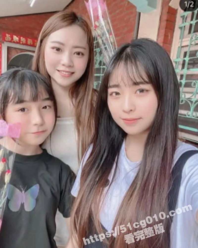 电脑里的秘密!高三学妹修电脑时私密自慰视频被曝光 妹妹酷爱自拍 镜子前掰穴展示极品身材! 图1