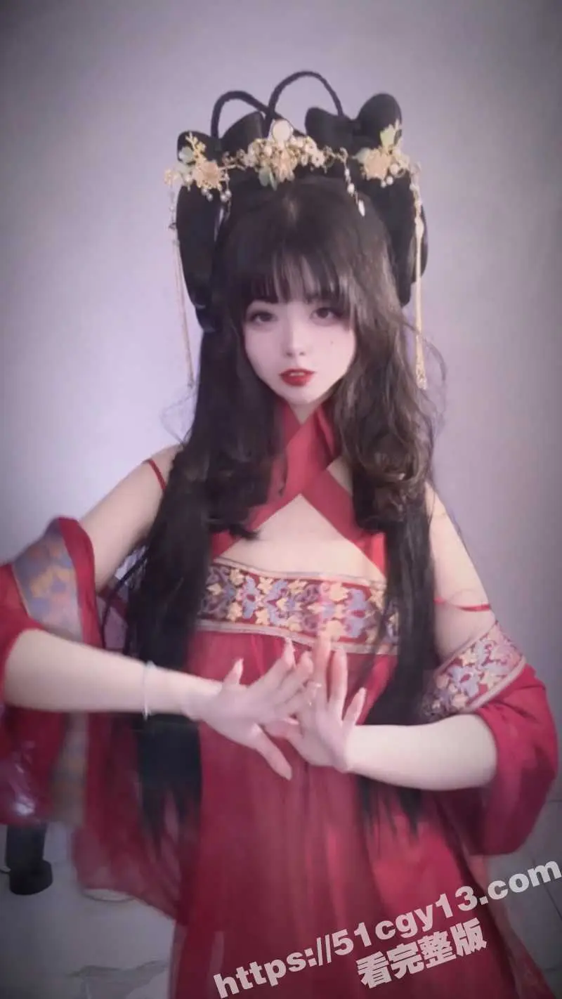 推特人气萝莉 贝璃珞 最新福利激情骚舞合集 各种情趣制服COS装抖音风热舞 诱惑满满! 图2