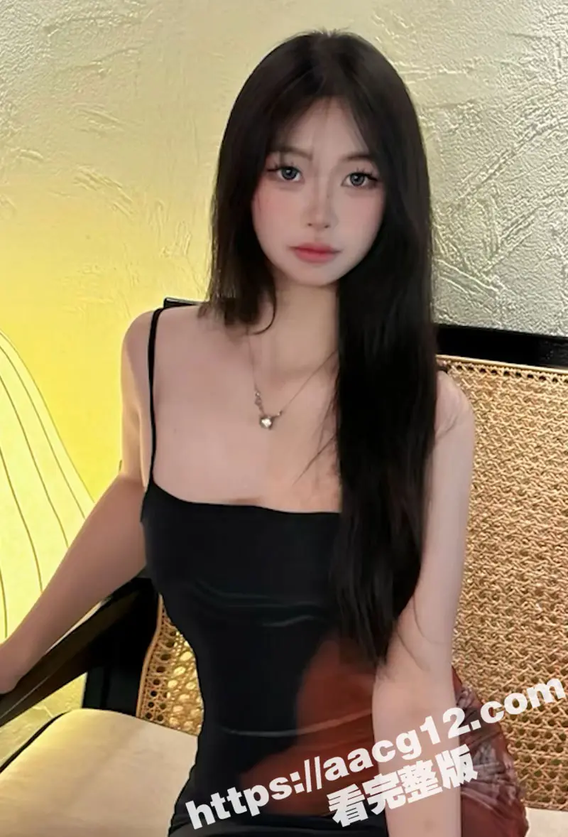 00后校园女神李雨桐自慰癖曝光 即使妈妈在旁边也要关门扣逼!多毛嫩穴泛滥成灾,谁能拯救这个淫娃? 图2