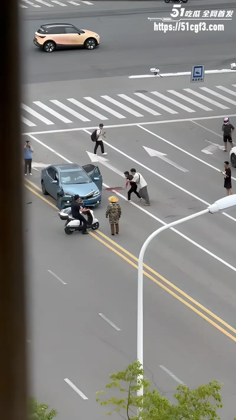 震惊三观 男子为情所困 闹市区马路持刀怒杀原配情夫 事后当场自我了结！ 图5
