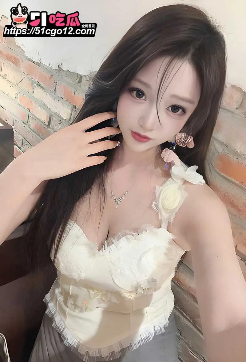 那些年操过的咯咯哒 郑州嫩妹主播 颜值漂亮纯天然大奶 女上位功力堪称无敌 图1