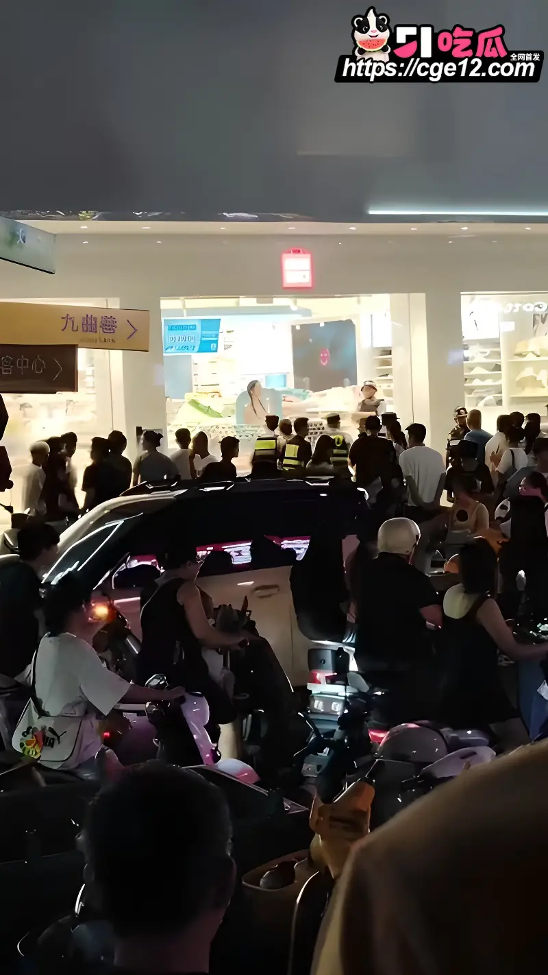 广西玉林十字街砍人事件 女子带娃逛街 突遭陌生男子持刀伤害 祸从天降实在倒霉! 图1