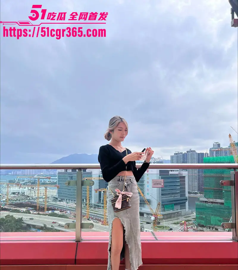 约炮大神猎艳上班族纹身美女 酒店开房视频流出 露脸口交深喉 腿驾肩上疯狂抽插 后入爆操肥臀摇曳如浪! 图1
