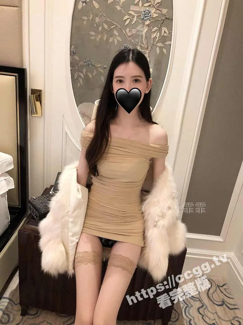 推特顶流网黄 chloe霏霏 会员定制福利 丝袜长腿妖娆性感 半露骚穴让人欲罢不能 图1