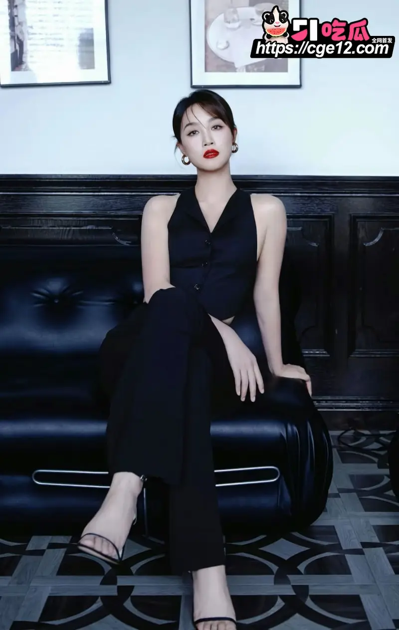 女演员 蓝盈莹 与曹骏分手7年后 公开新恋情 言外之易中说的新男友居然是他？ 图7