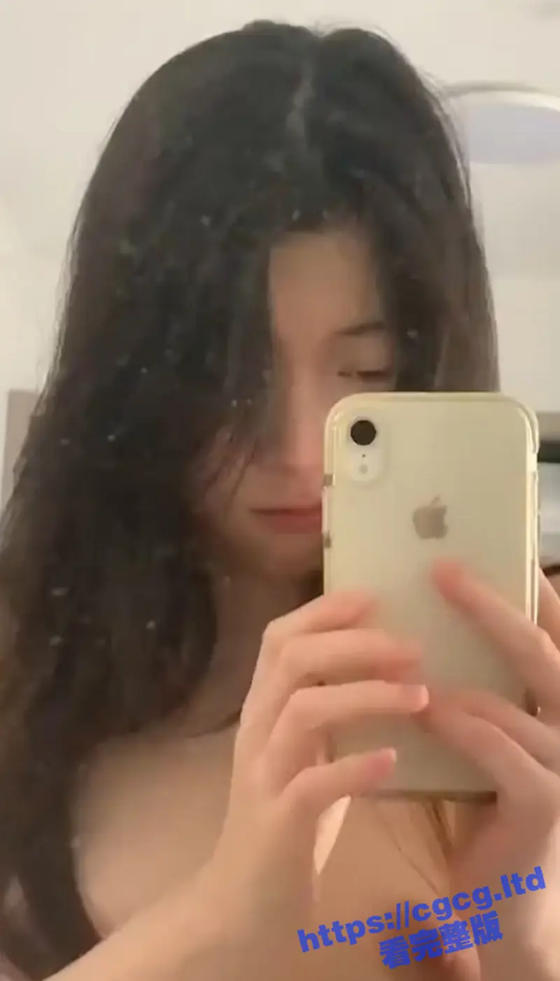 身材超棒的网红视频流出 在镜子面前卖弄风骚 被爆操调教 自慰流出白浆 图1