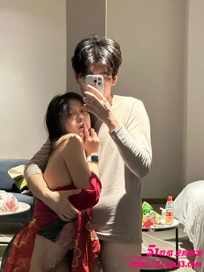 福建女大学生啪啪视频被男友泄密 露脸口交吞吐肉棒 翘臀迎合后入淫叫不断！ 图4
