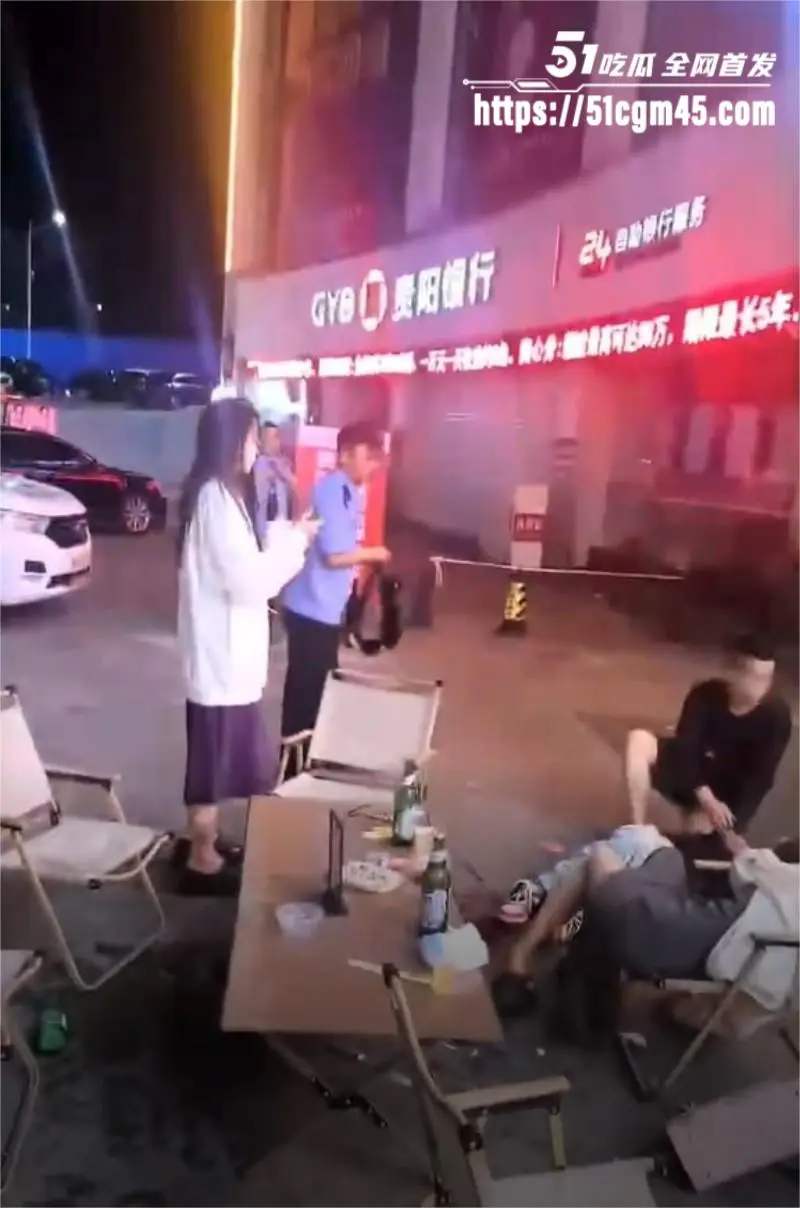 贵州突发情杀事件 小三手持匕首怒杀情人夫妻 二人当场死亡血腥无比 图6
