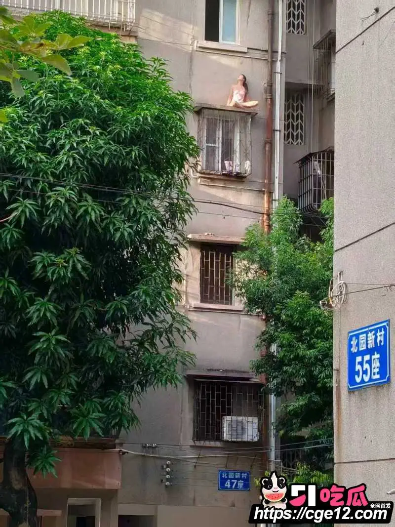 江门新会北园新村 嫖客贷款嫖娼 卖淫女误当真爱跳窗挽留 恋爱脑真没救了! 图9