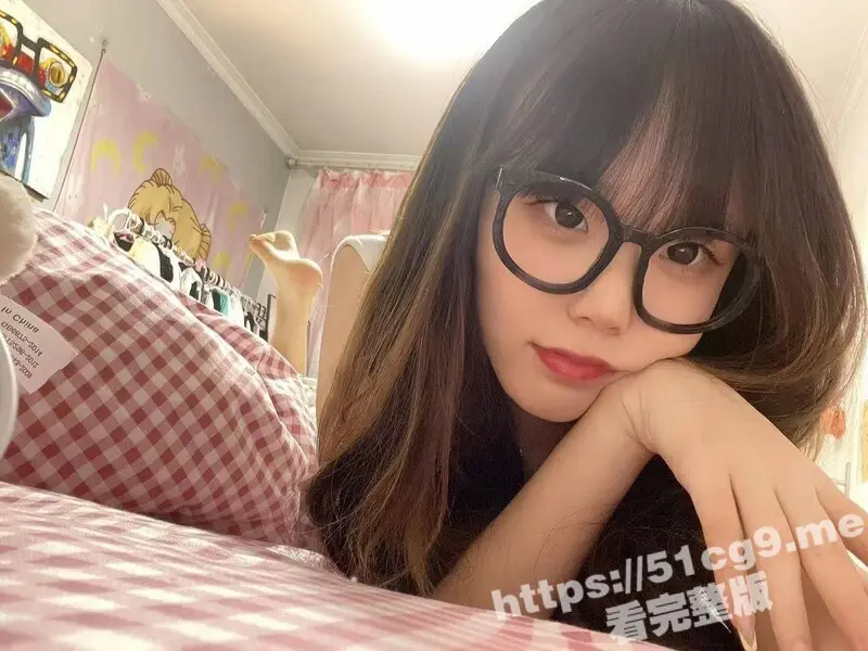 上海交大反差婊 李思思 偷情炮友 高超口技 激情打炮 被受伤绿帽前男友曝光 图1