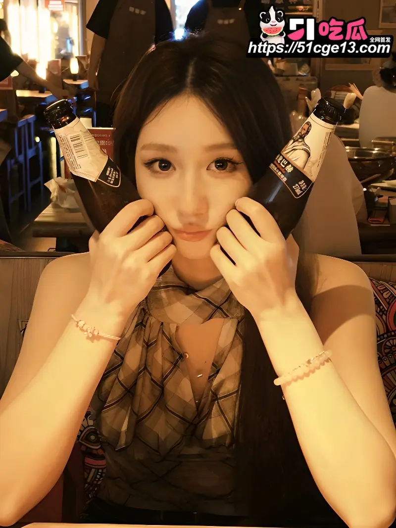 湖北十堰精神小妹 赵雅菲 性爱私拍 大眼骚货肥臀诱人 被男友掐脖爆操 白浆四溢! 图2