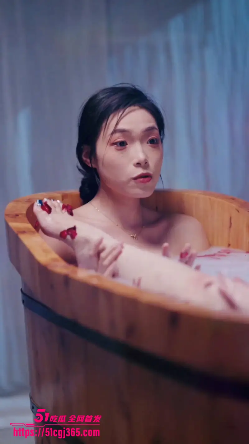 擦边短剧《破咒师》洞房花烛夜就会爆体而亡 破咒师必须带走新娘的初夜才能救命! 图2
