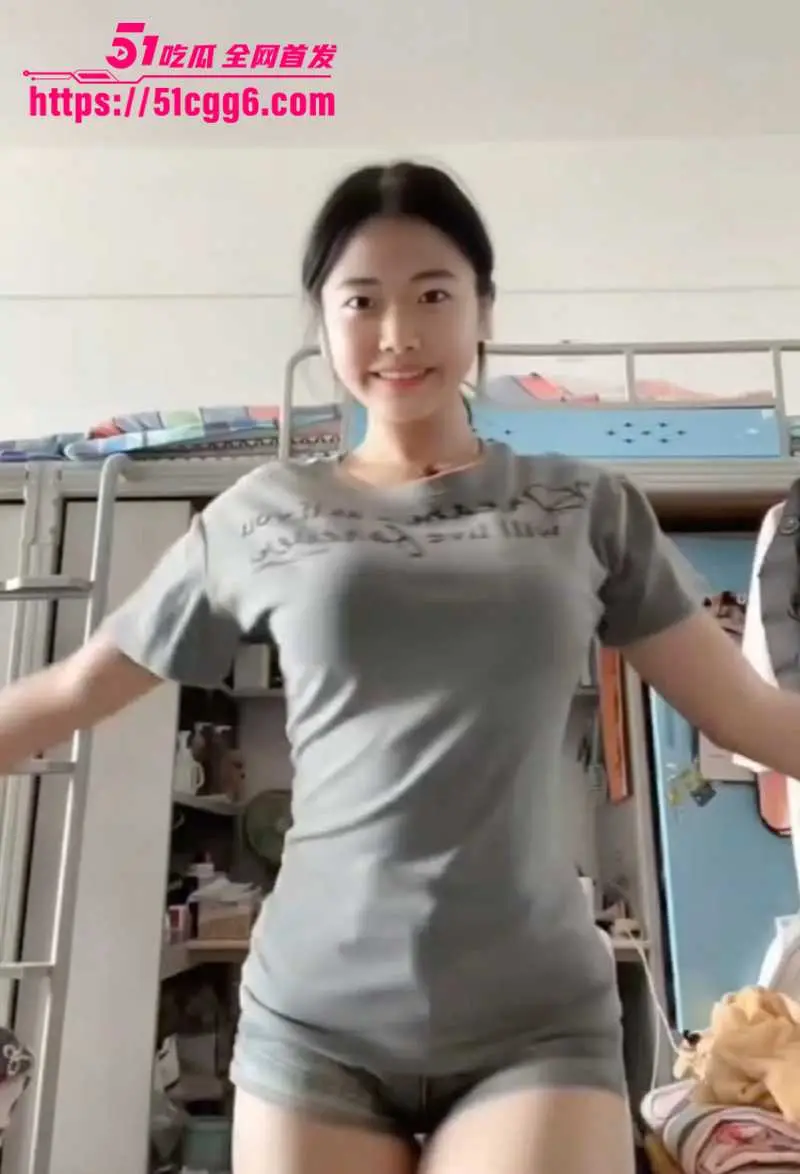 广东大二清纯学生妹 杨云菲 网贷视频流出！果冻奶小骚货为还债录裸拍 脱光被金主远程调教！ 图2