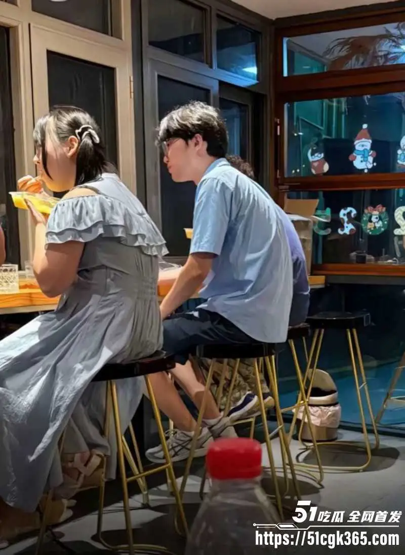 抖音400w粉网红 树莓 人设崩塌 弃养宠物约炮出轨 19岁辍学小妹与27岁无业游民 爱情故事震碎三观! 图17