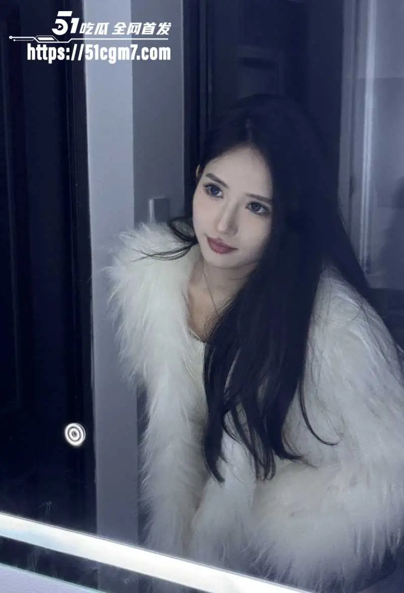 超美网红 李思悦 啪啪福利 清纯甜妹秒变露脸精盆 翘臀高撅被无套狂插 扶屌挨操叫出哭腔！ 图2