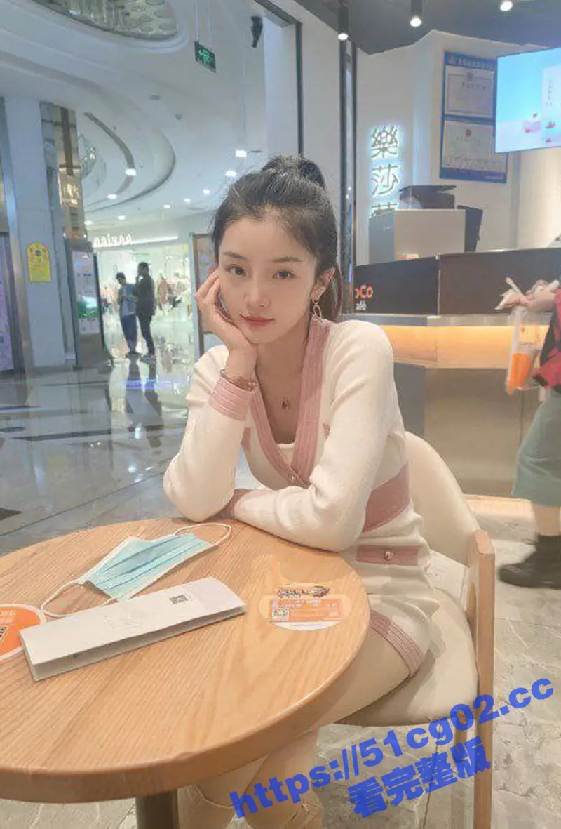 清纯美女甜过初恋 被渣男拿下后炫耀给兄弟们看 自慰抽插超反差 假阳具比她手腕还粗 图6
