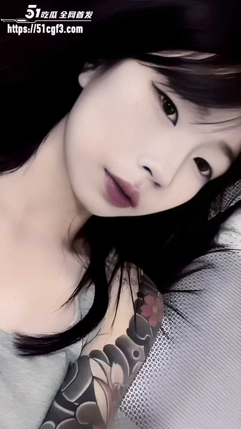 高颜值精神小妹 与男友私拍流出 绝美容颜花臂满身 露脸骑乘摇曳淫靡刺激! 图1