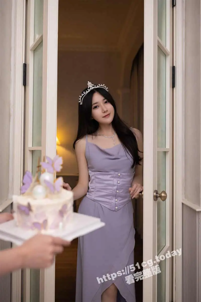 秀人网顶流女神 鱼子酱Fish 大尺度福利 S形身姿前凸后翘 逆天美腿性感销魂! 图1