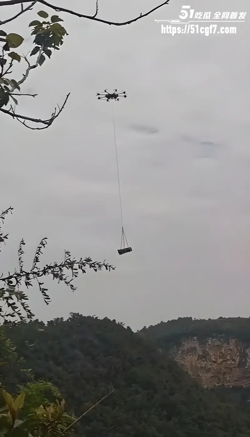 大疆无人机再度爆火 家属为尽孝心 上演空中运棺材 老人家临走排面拉满! 图6