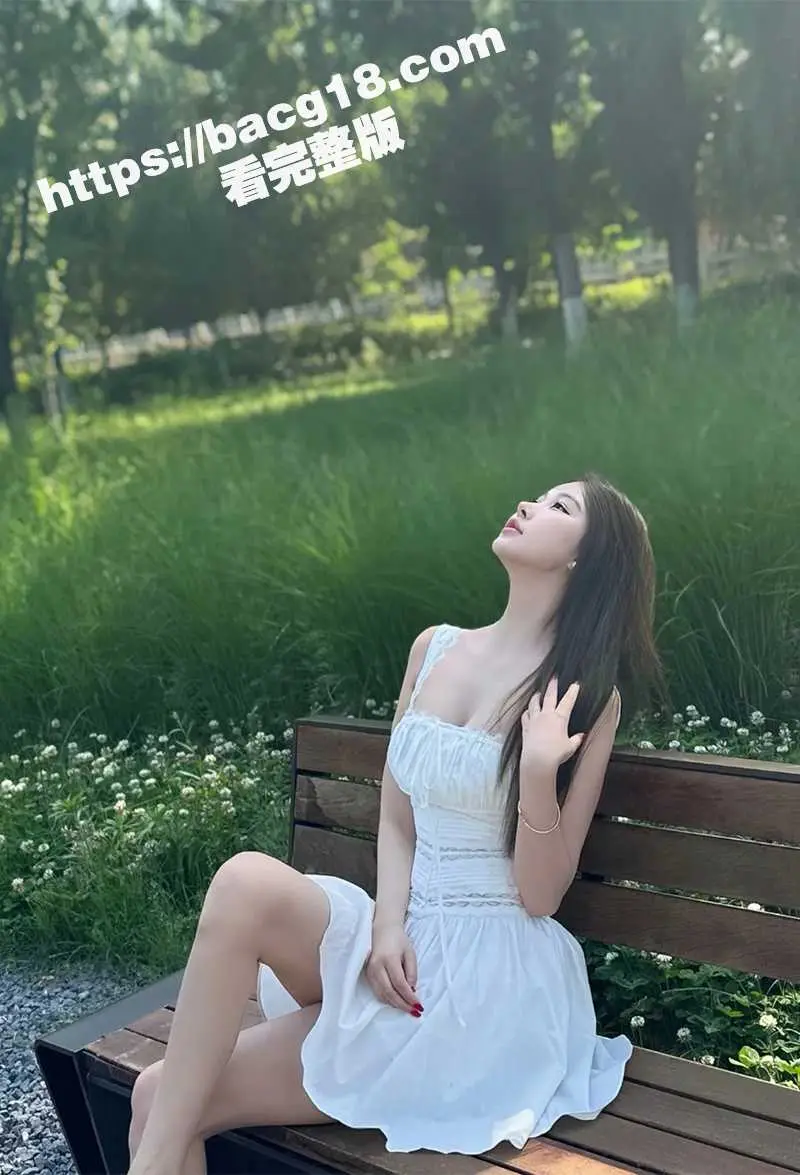 海角大神酒店约炮妹妹的清纯闺蜜 搂进怀里强吻吸奶 骑乘后入狂插白虎肥逼 图3