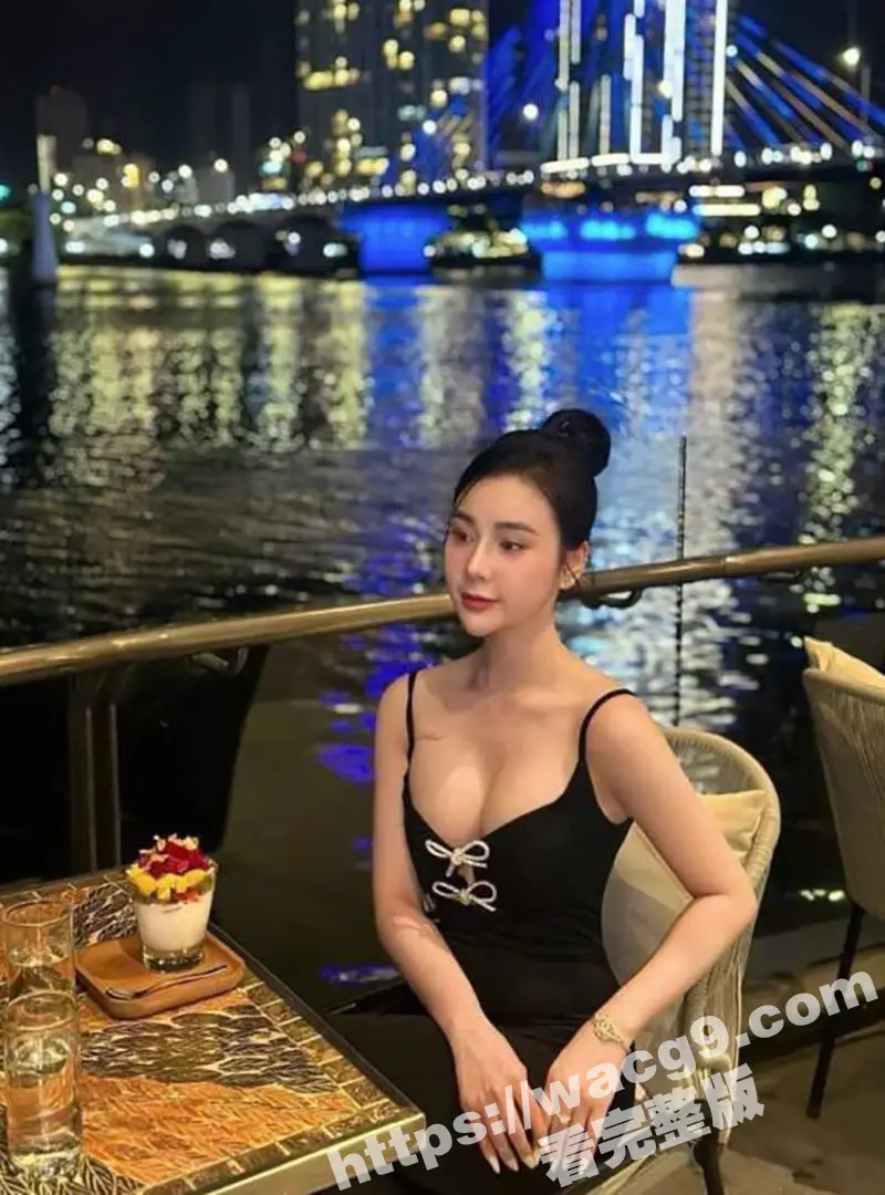 8+9越南素人行约操越南反差婊 颜值极高的妹子小舌头异常灵活口交技术太好了 各种操逼姿势爽翻天! 图2