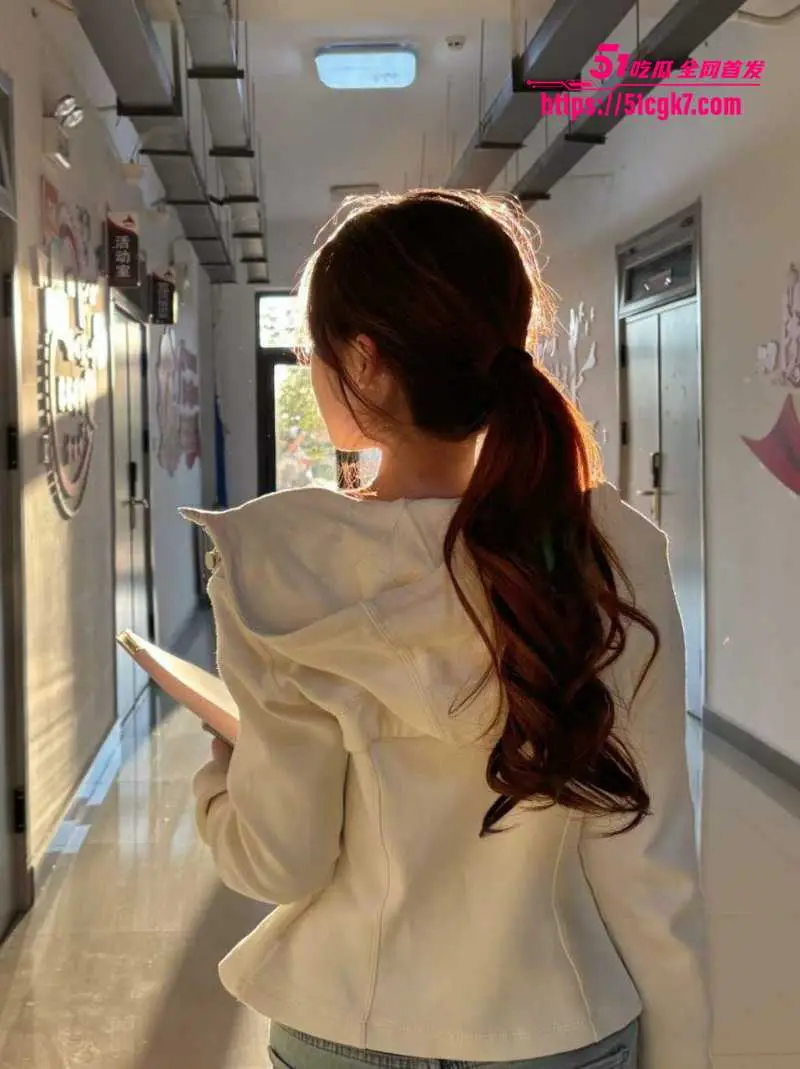 极品福利姬 惠惠子 第一次线下拍摄 粉嫩奶子吸睛 无敌蜜桃臀诱惑! 图4
