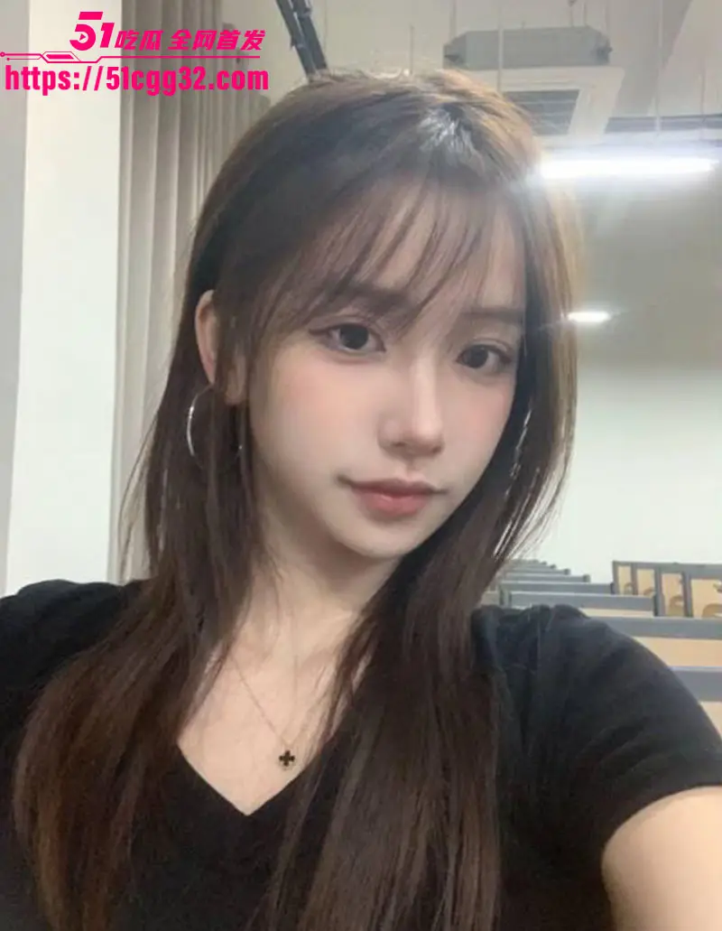 苏大财经系校花 江涵雅 惨遭渣男曝光不雅视频 反差女神窗前后入 镜头直击性器交合 肥美蜜鲍一览无余! 图1