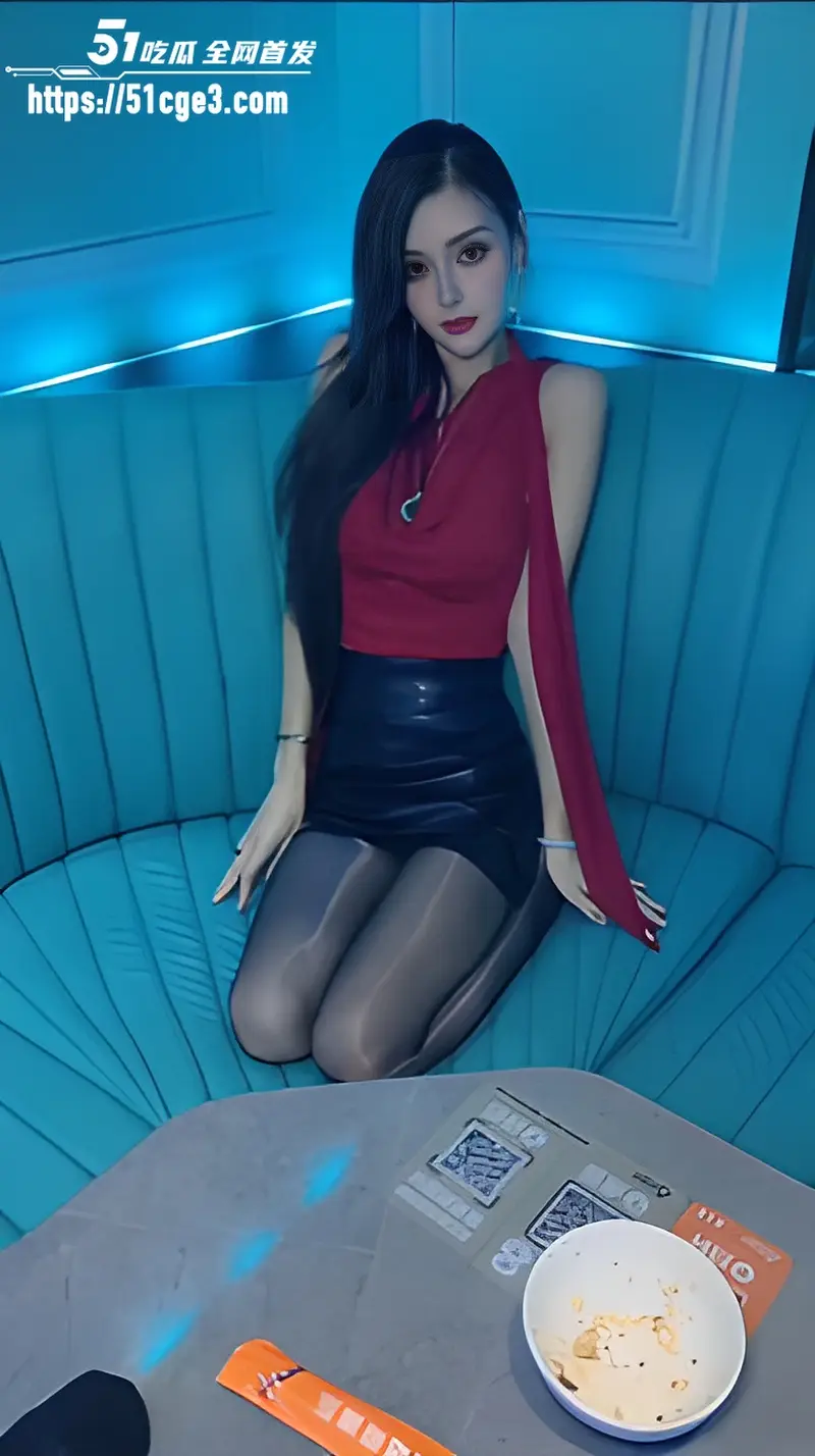 快手小网红 狐狸精桃宝 金主大哥高价定制视频 黑皮裙粉穴自慰裸舞 振动棒猛虐骚穴 图3