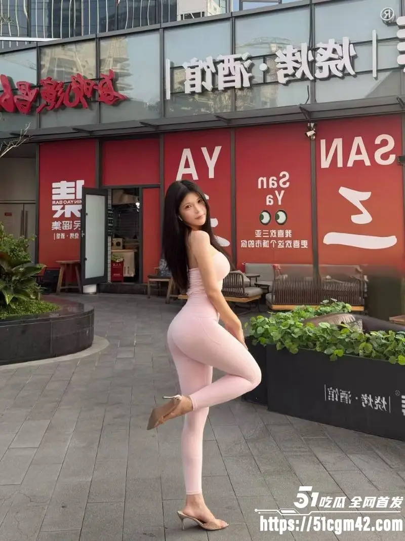 抖音网红 多加香菜 定制视频第二弹 奶头硬挺晃动奶水欲滴 纤手掰开穴口粉肉翻涌 图4