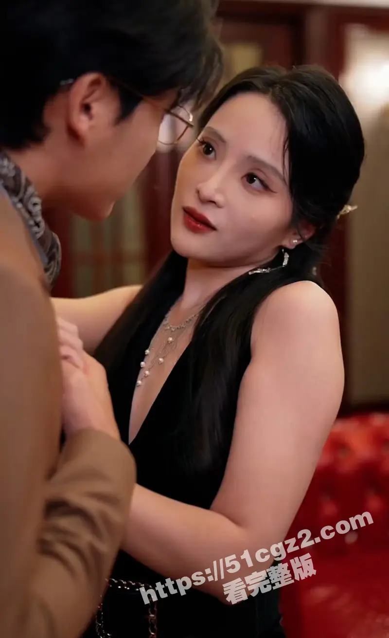 穿越短剧《被偷听心声后,魔君他杀疯了》魔君渡劫失败后穿越到人间 与女总裁的爱恨情仇 图6