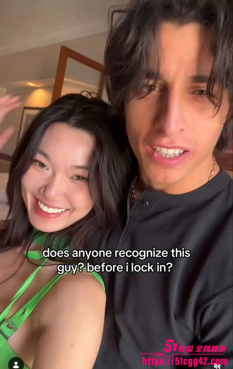 亚裔成人女优 Lucymochi 激战西洋大公鸡 超长巨屌猛轰骚穴 阿黑颜爽到一脸迷离! 图3