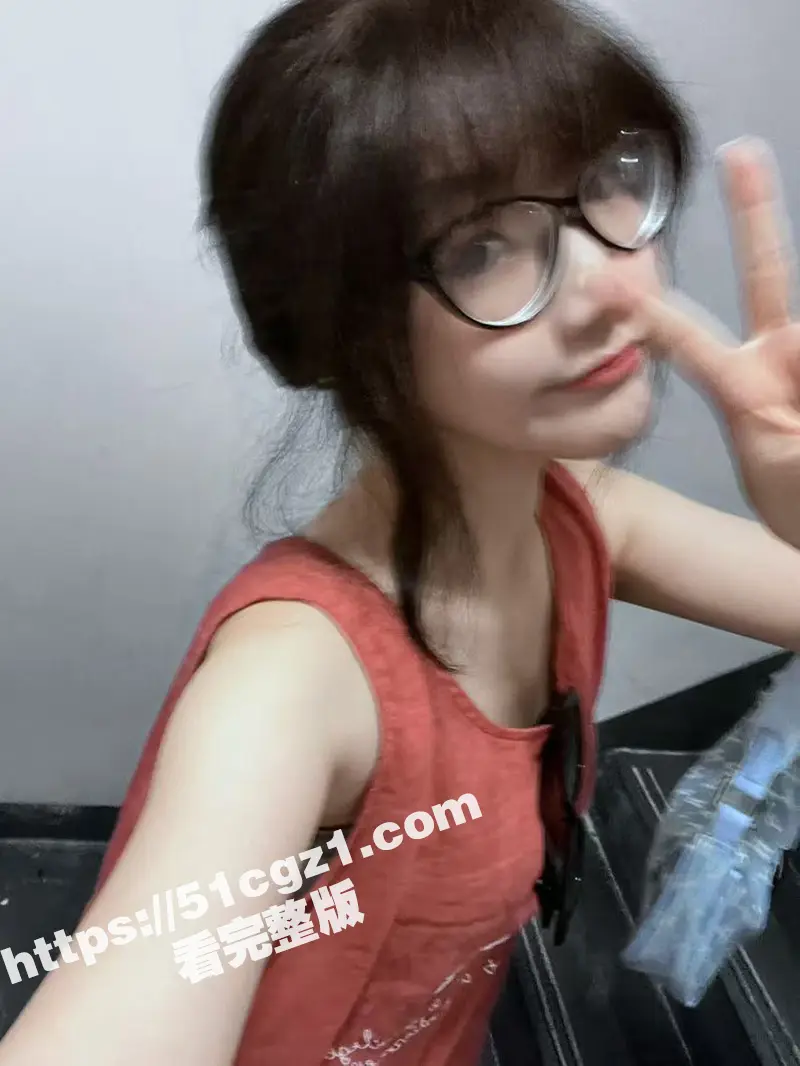 邻里偷情实录 麻将桌上认识的少妇 倒挂金钩69互口 强行无套内射骚穴 图3