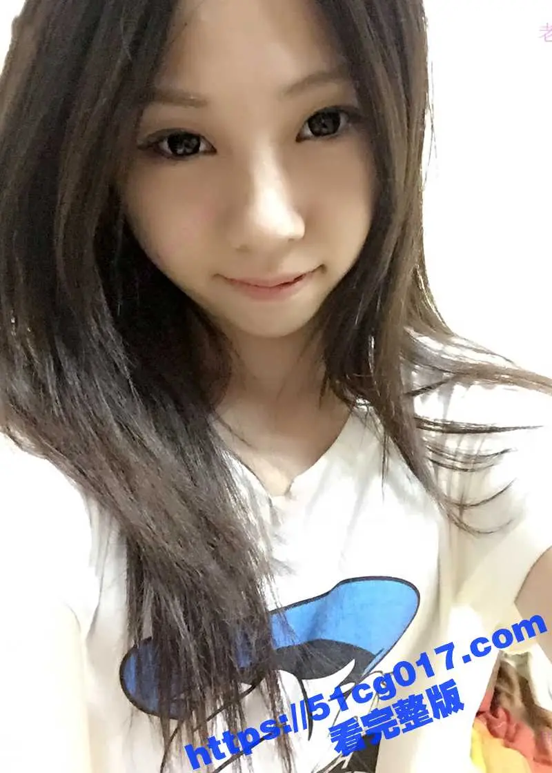 纹身小伙把邻家粉嫩小妹妹骗到宾馆 无套爆操小嫩妹 妹妹被操到哭喊求饶！ 图1