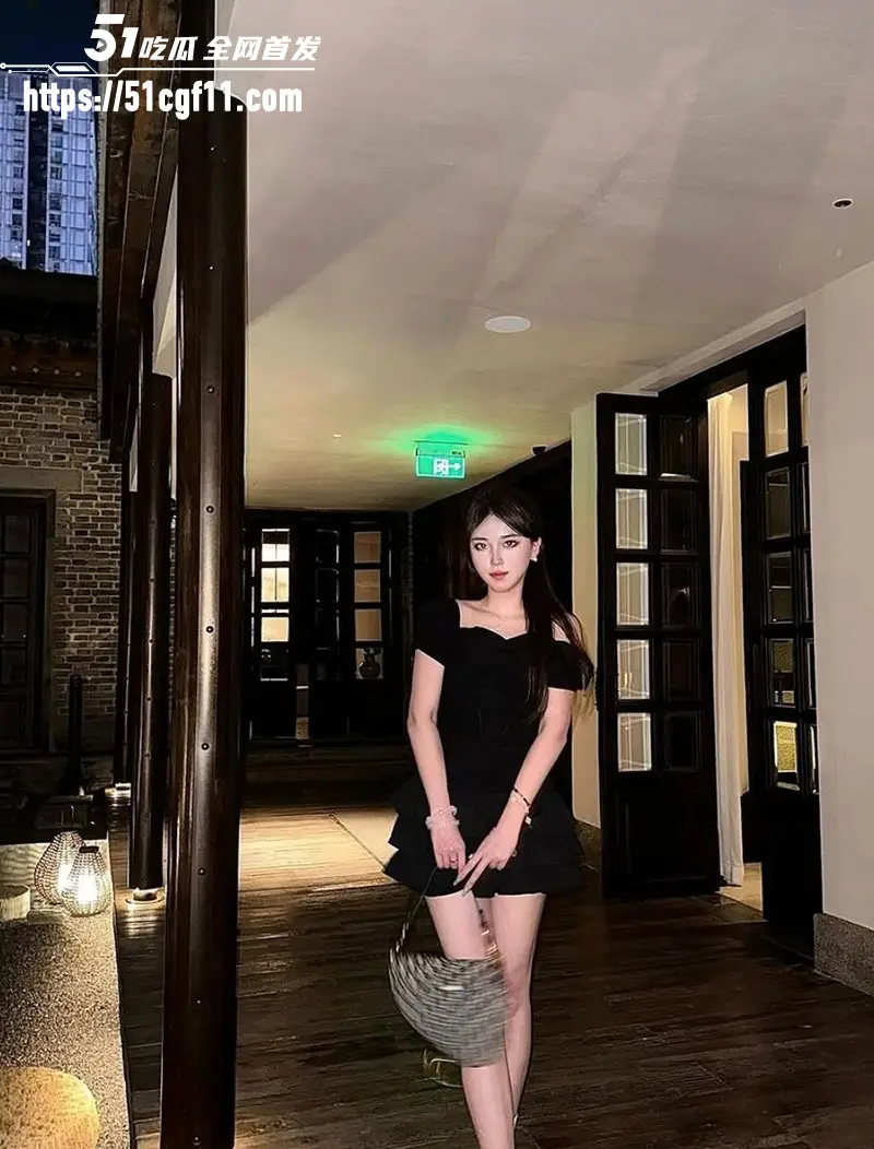 深圳留学生 Ninazy 露脸视频曝光 极品高颜值口技超好 翘臀后入打桩干到腿软! 图5