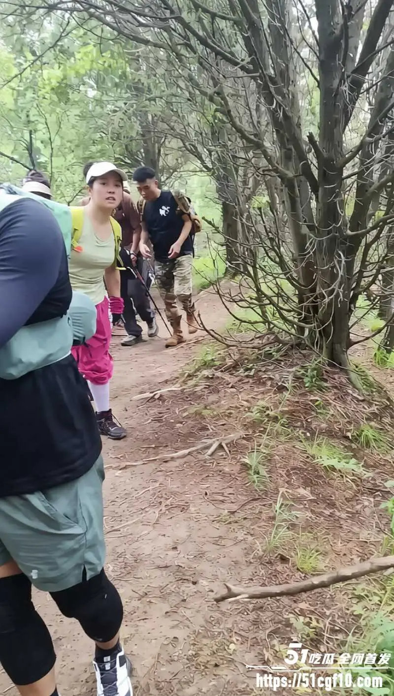 西安子午峪尖山 旅游团偶遇上吊男子遗骸 惊呆现场众人! 图1