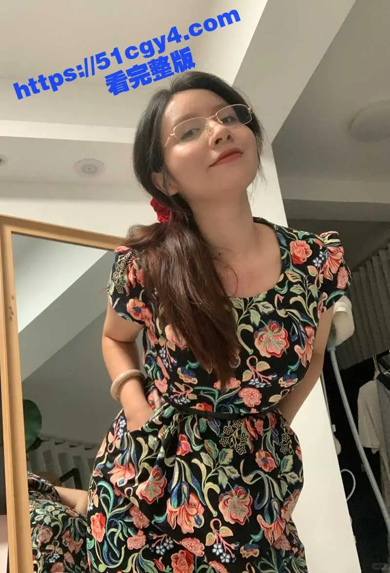 叔嫂厨房上演乱伦大戏 大屌男强插巨乳嫂子 饥渴少妇主动骑乘 淫水小穴终被操服！ 图1