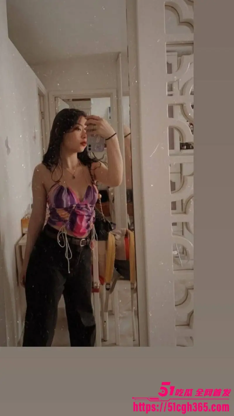 广东佛山E奶少女性爱视频流出 丰满乳峰被肆意揉捏 跳蛋震颤骚穴 菊花肛塞手铐紧缚 无套后入刺激十足！ 图1