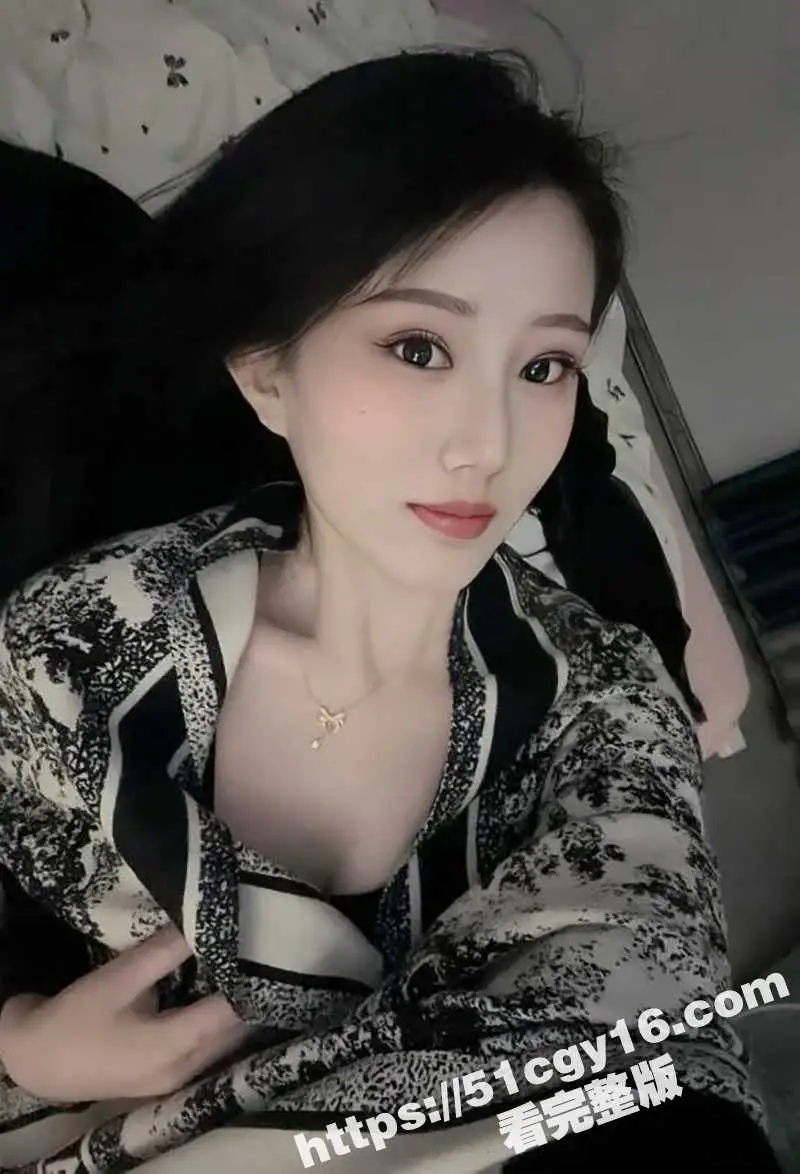 海角大神 废物点心 操翻人妻大表姐 亲戚串门都能串出个成人片 隔着屏幕都能闻到骚味儿！ 图2