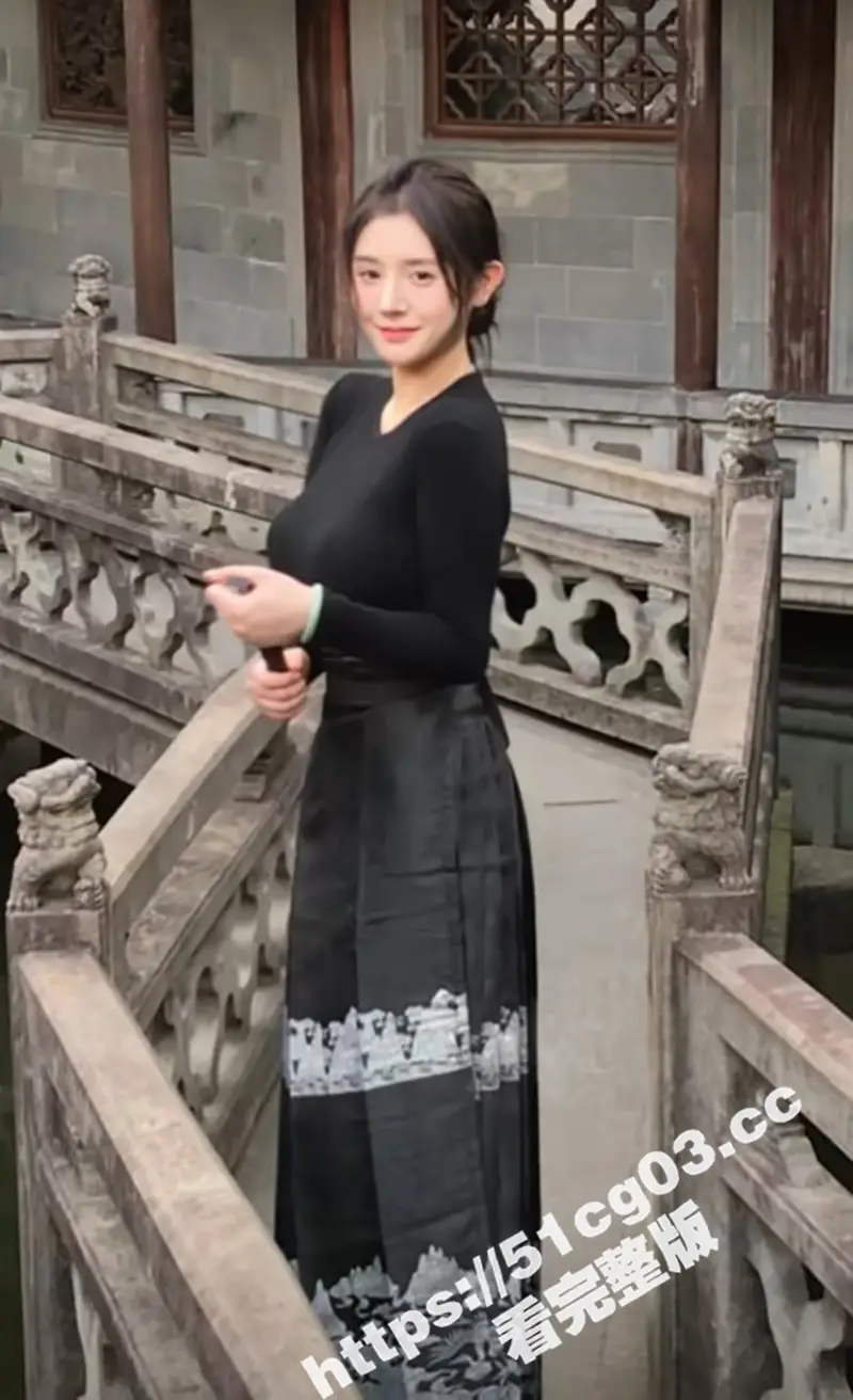 抖音百万粉丝网红 MH 童锦程绯闻女友塌房！早期走红之前竟是黄播出身！超劲爆黄播视频流出 胸口痣被实锤 图3