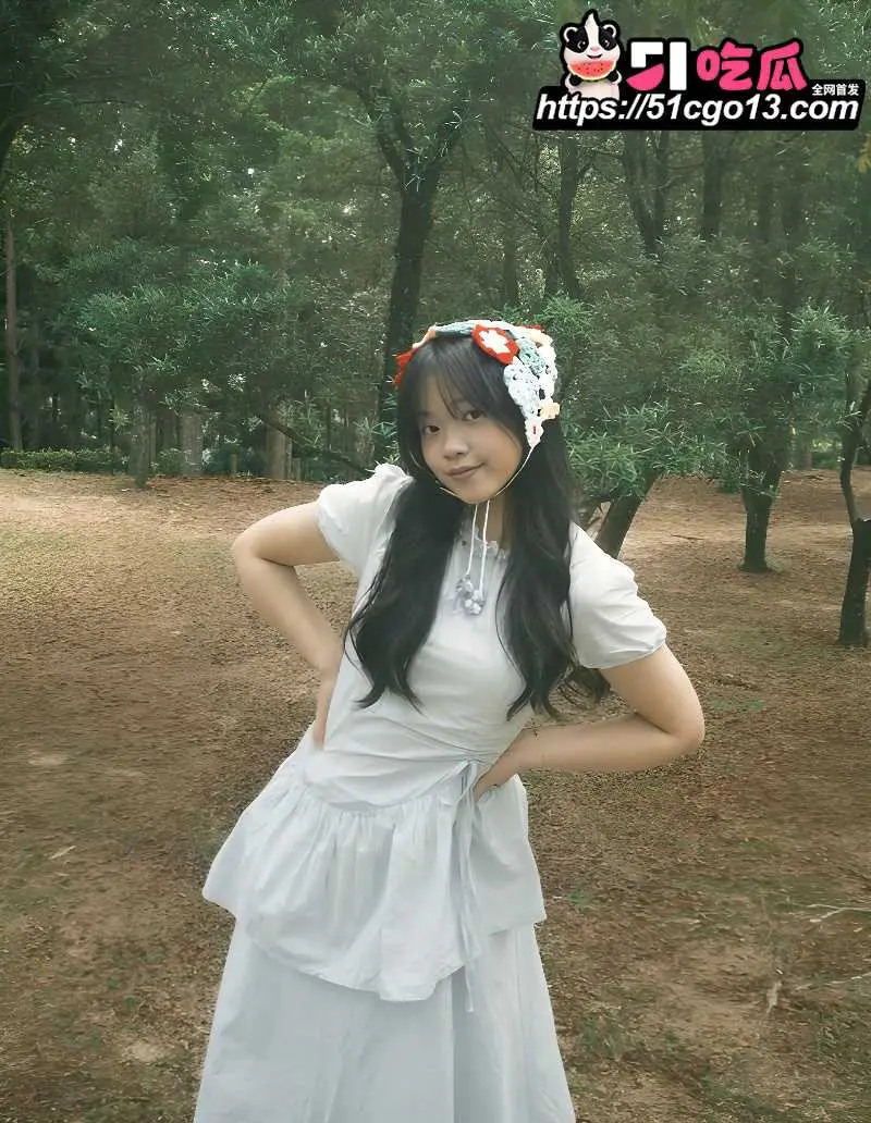 高颜网红 Jenny 酒店约炮视频曝光 主动深喉狂舔肉棒 被金主抓奶猛干撸点满满！ 图3
