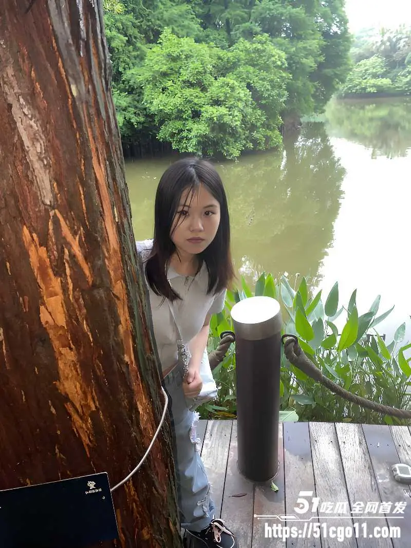湖南长沙04年小骚货 吴紫 惨遭前男友泄密 露脸口交狂舔蛋蛋 出租屋无套做爱 骚态尽显！ 图1