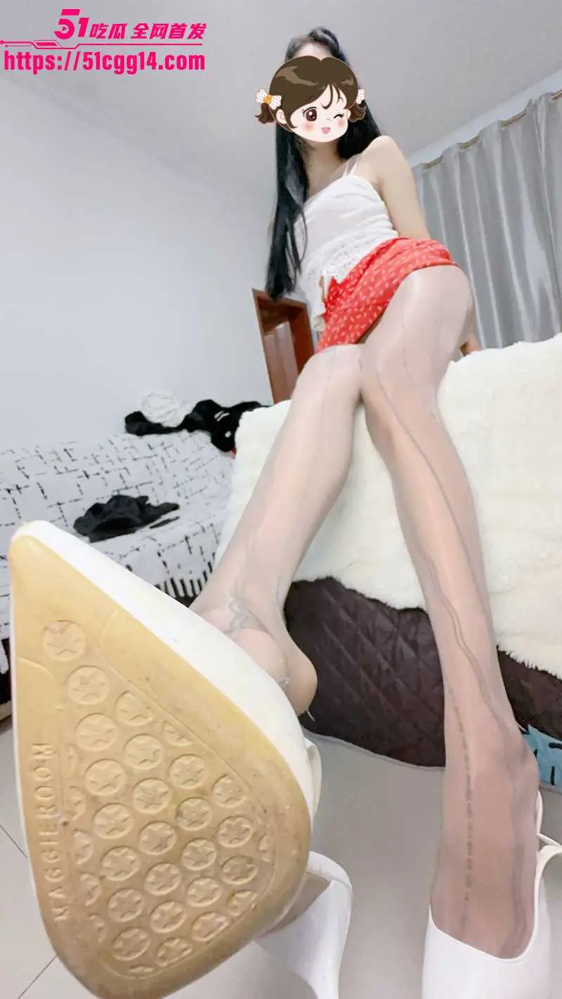 51原创小姨子的秘密 姐夫狂舔小姨子的大鲍鱼 在桌子上暴力抽插 浓精射满骚穴! 图2
