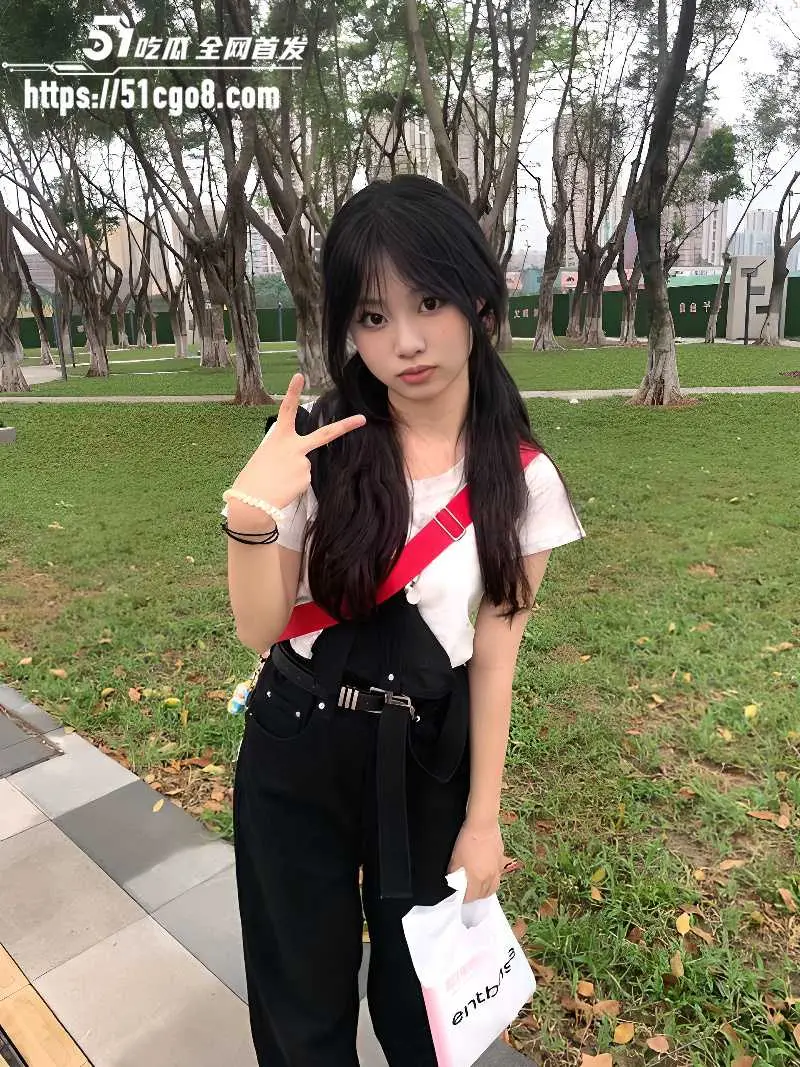 湖南理工大学 林瑶 卖身赚钱 白内裤扯开后入狂操 暴力打桩到腿软求饶! 图2