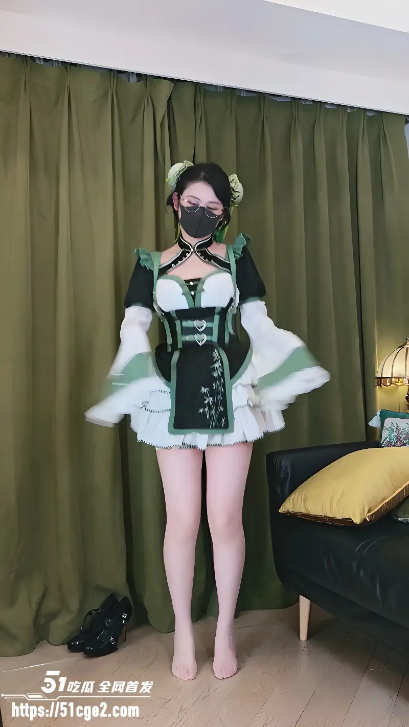 推特福利姬 奶咪Naimi 全裸湿身洗澡诱惑 翘臀猛甩巨乳狂晃 骚浪眼神勾魂夺魄! 图7