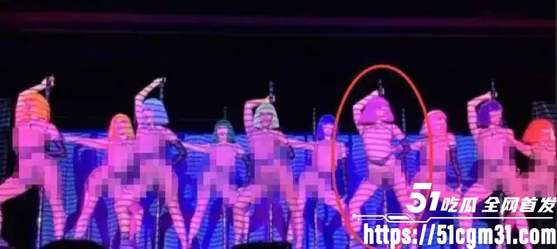 韩国巨星 Lisa 纽约当脱衣舞主持人 与中国歌手宁艺卓同场狂嗨 劲爆镜头霸榜热搜！ 图13