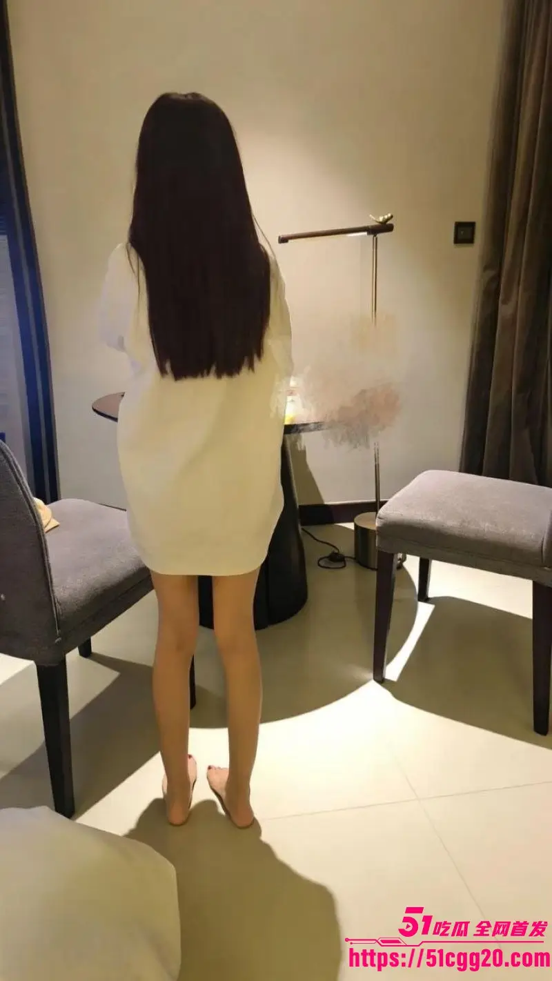 海角乱伦大神 亲姐的诱惑 新作 又被亲姐榨干的一晚 姐姐主动骑乘狂榨精 淫荡对白超刺激！ 图1