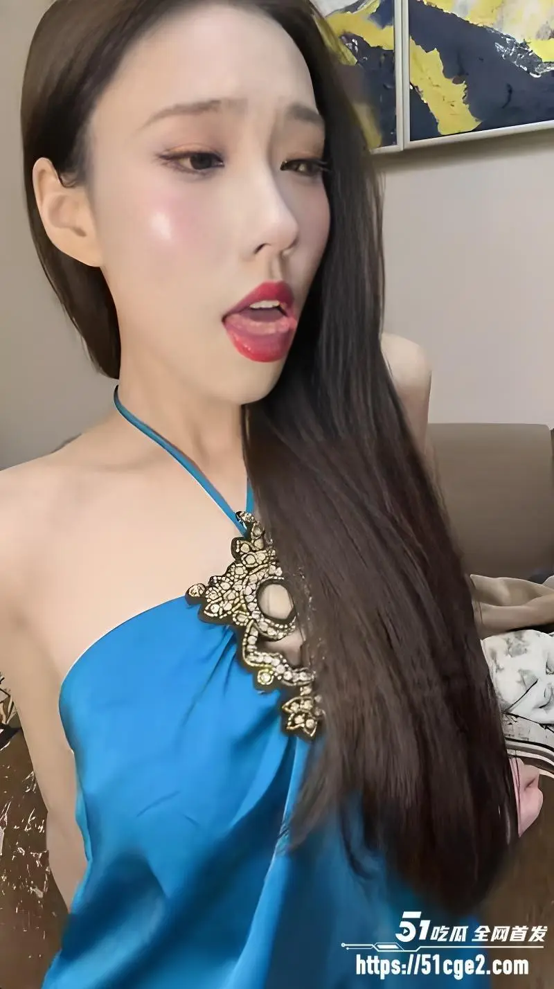抖音网红 胆胆 高价定制 超色红唇肉丝御姐口交足交 盯着倒计时爆射! 图1