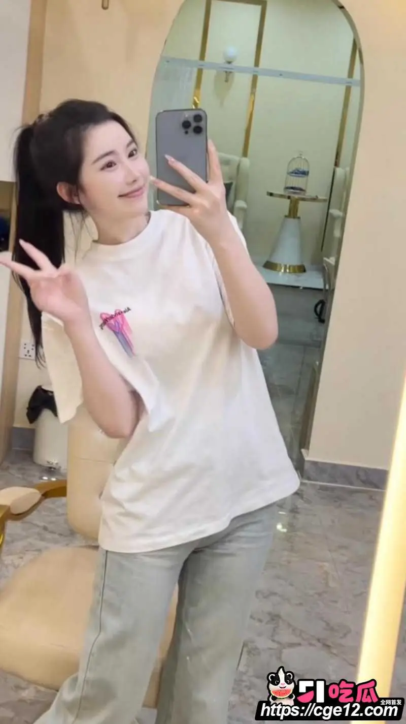 抖音百万粉网红 是你的格格 吉隆坡机场大闹警车蹦迪 这就是互联网的通天神？ 图6